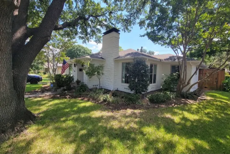 White House with Chimney