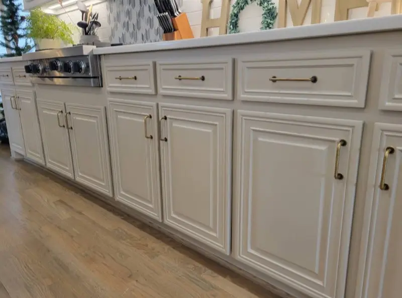 White Kitchen Wardrobes