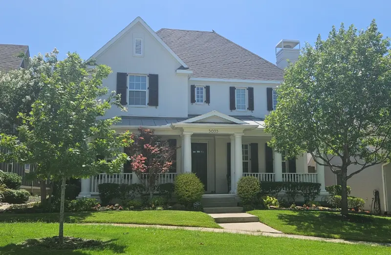 Dallas White House and Grass