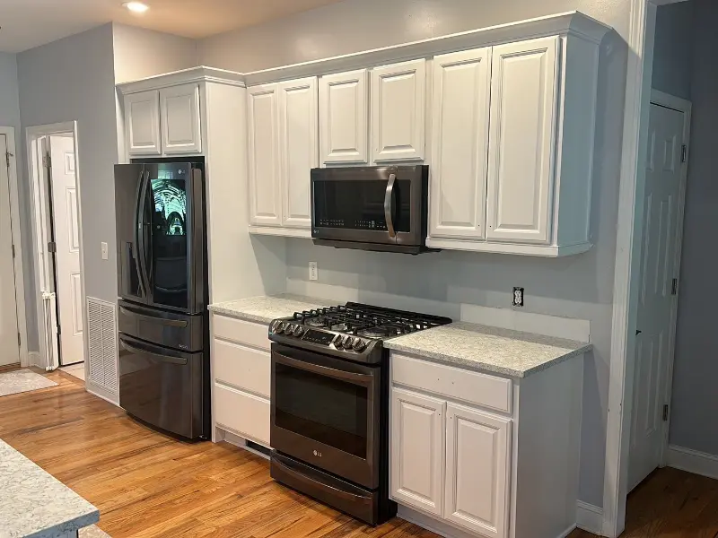 White & Black Kitchen